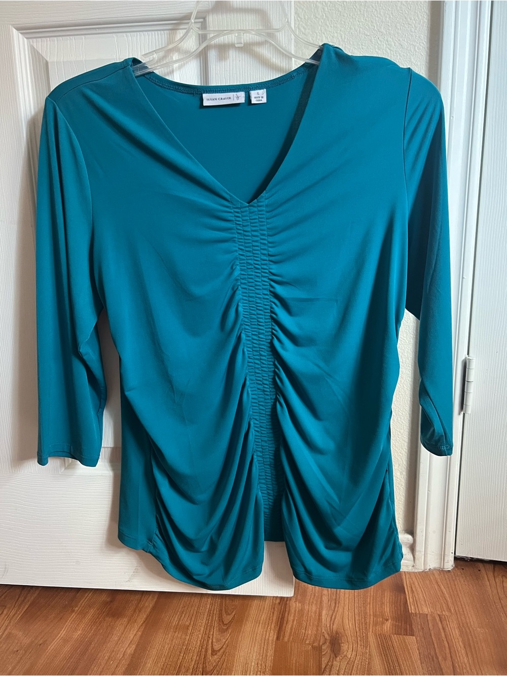 Susan Graver Top Teal Size Large Shirring on the front 3/4 sleeves Beautiful!